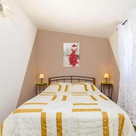 Nives * Трогір