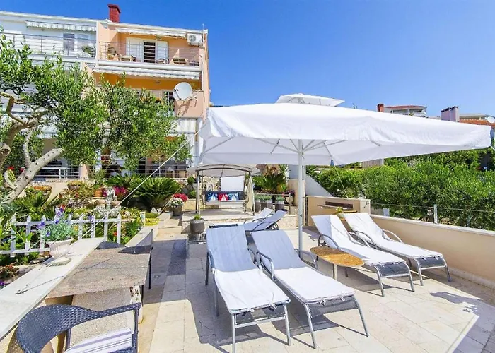 Апартаменти Nives Трогір